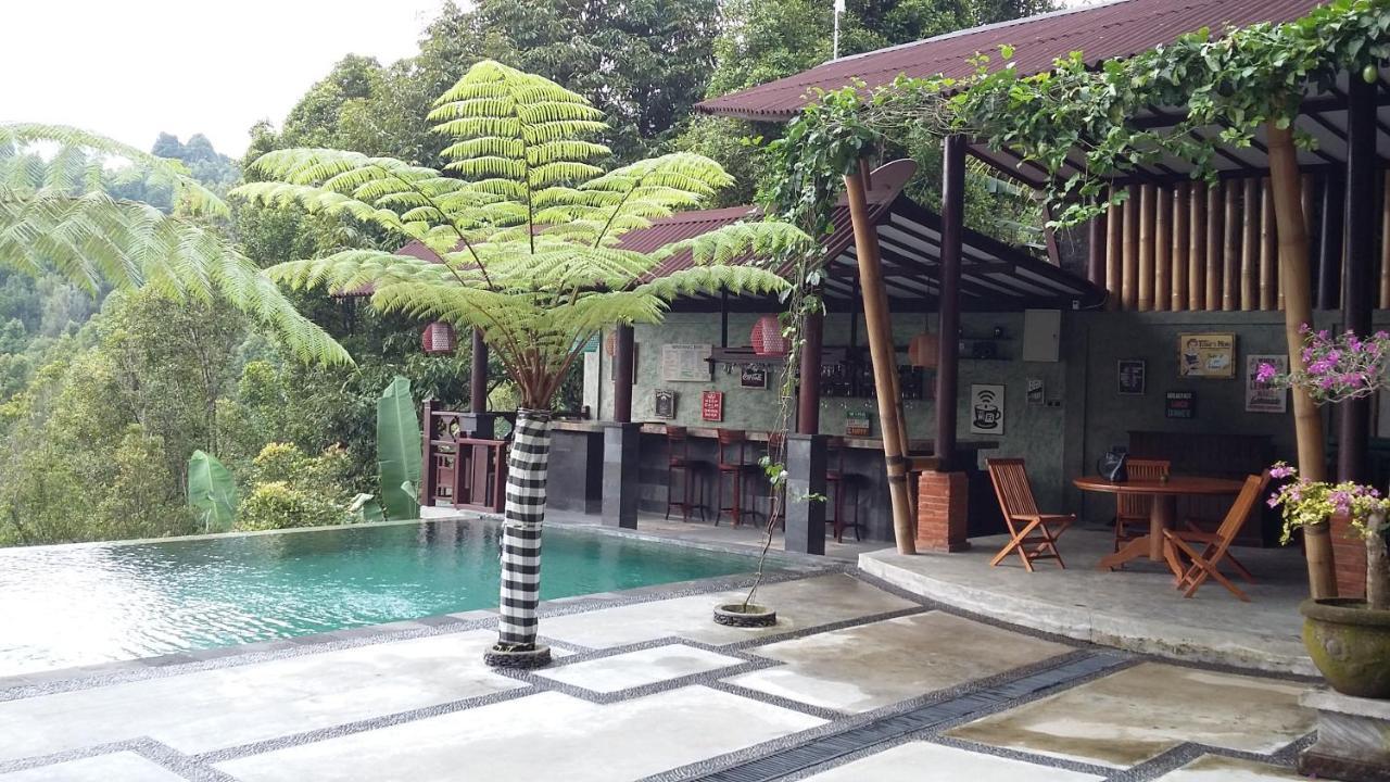Отель Bintang Munduk Экстерьер фото